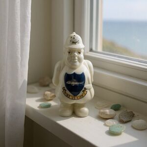 Vtg Savoy China Heraldic Porcelain Policeman Figurine with New Quay Crest 4” H
